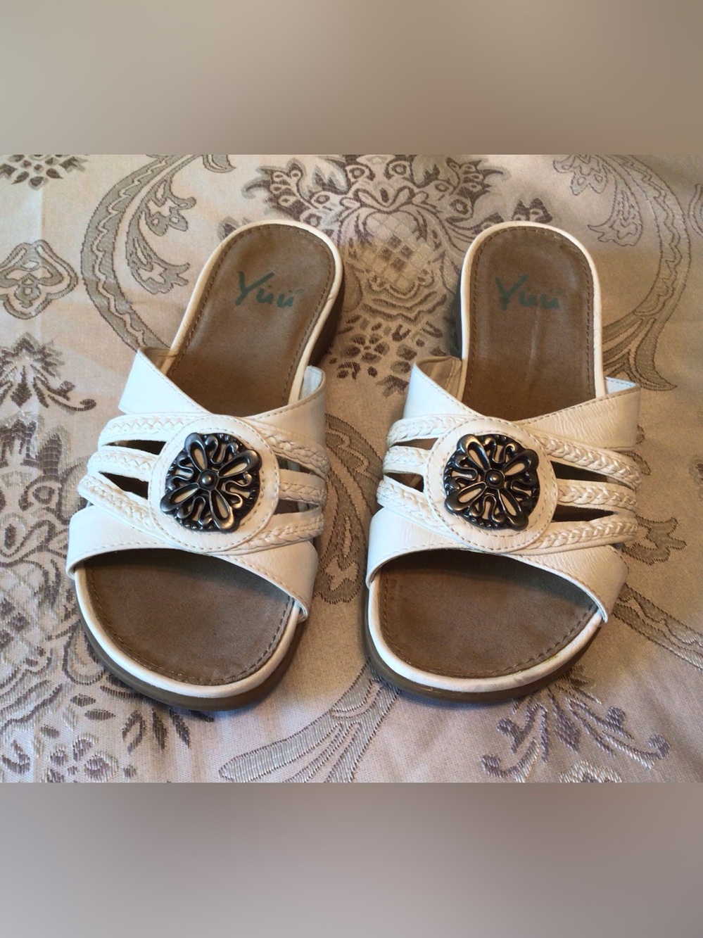 White Sandals with Medallion by YUU Sz 7 1/2